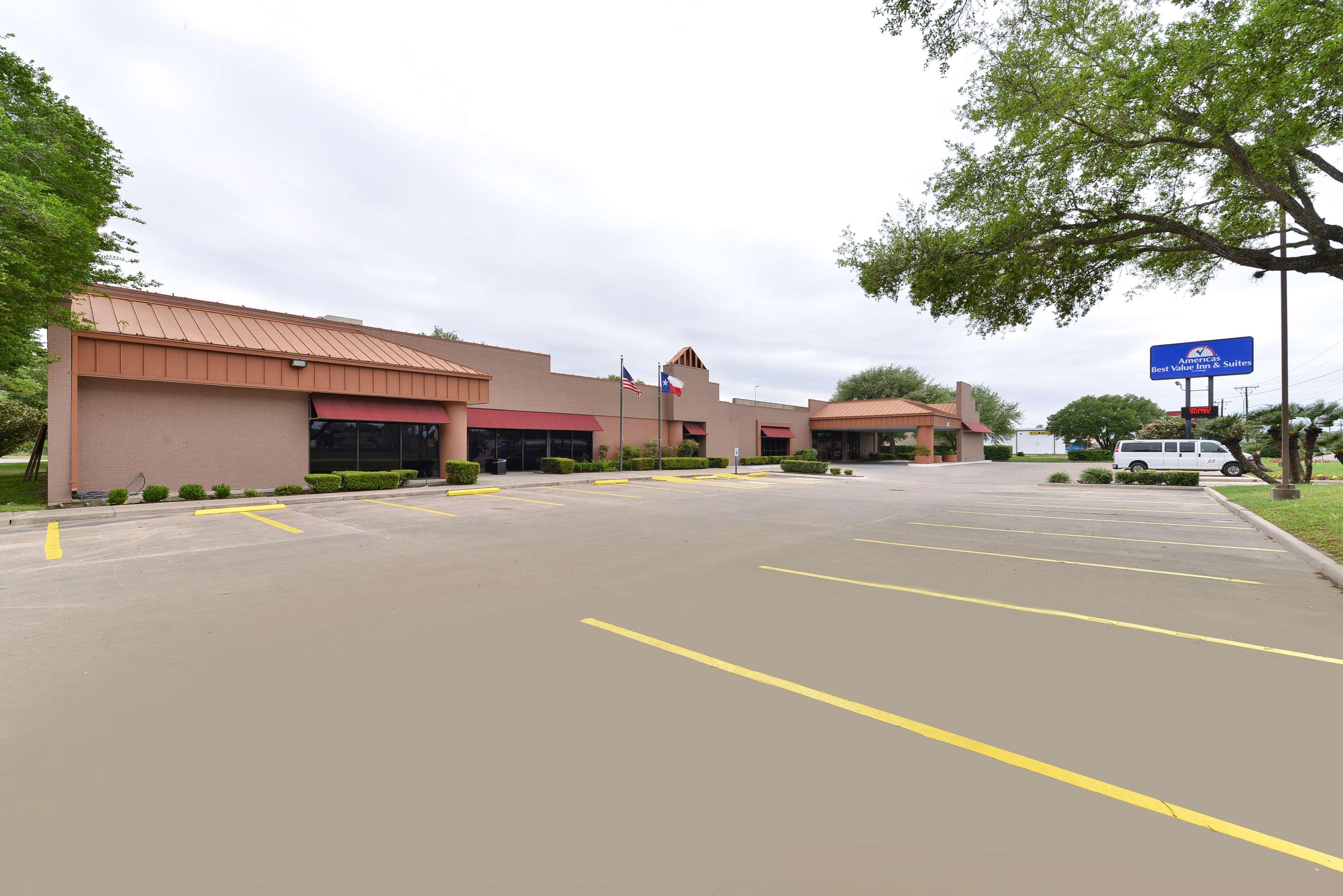 Americas Best Value Inn And Suites Victoria Eksteriør bilde